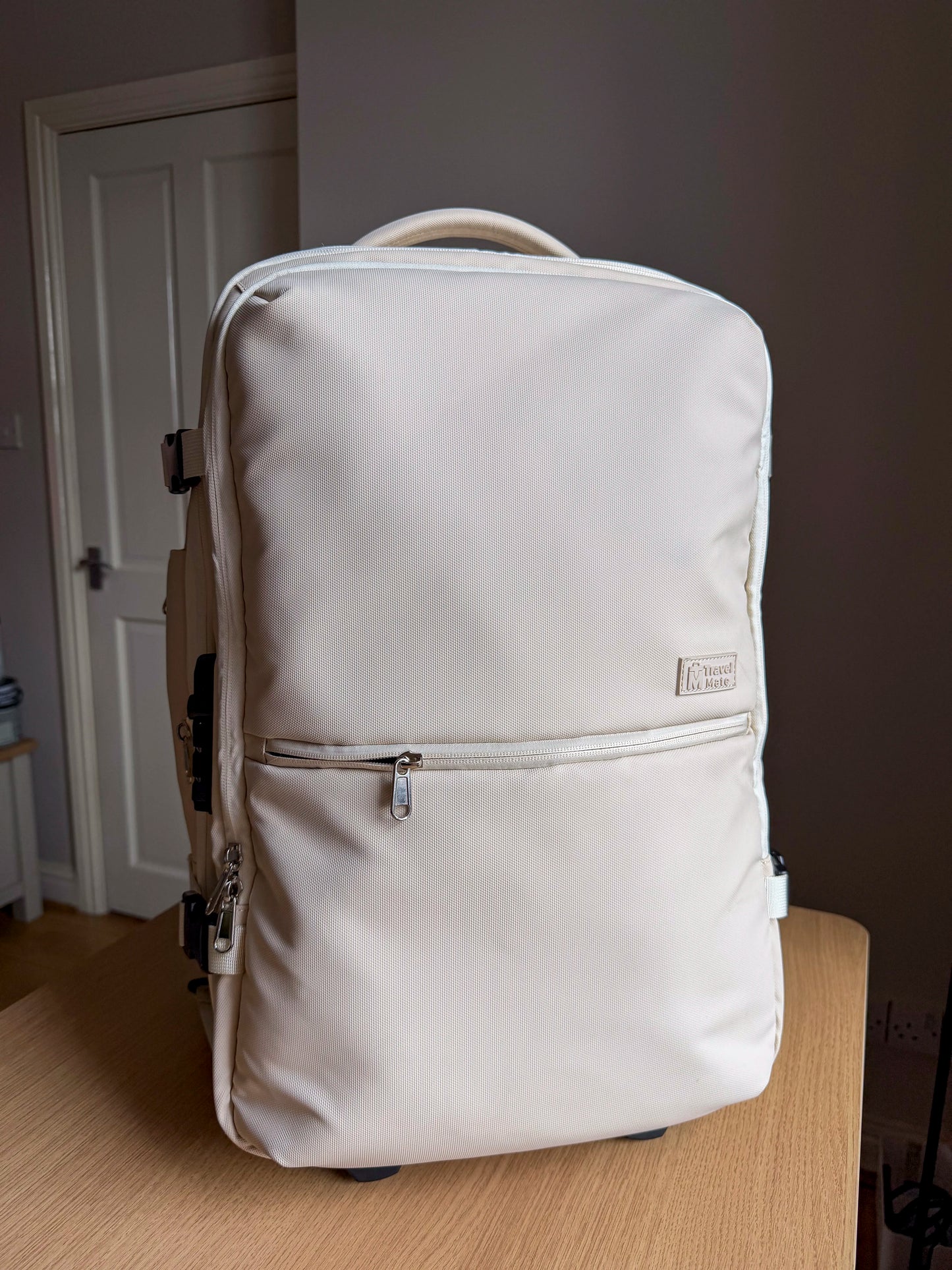 Travel Mate max